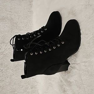 Journee Baylor Black Boots